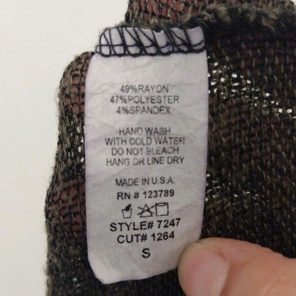 Hippie Love - Zipped Knit Long Sleeves Shirt - Picture 11 of 12